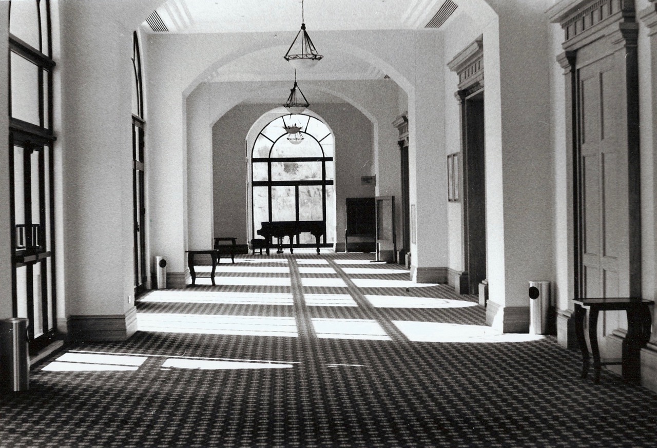 b.05.Rosemary.The Piano (1)