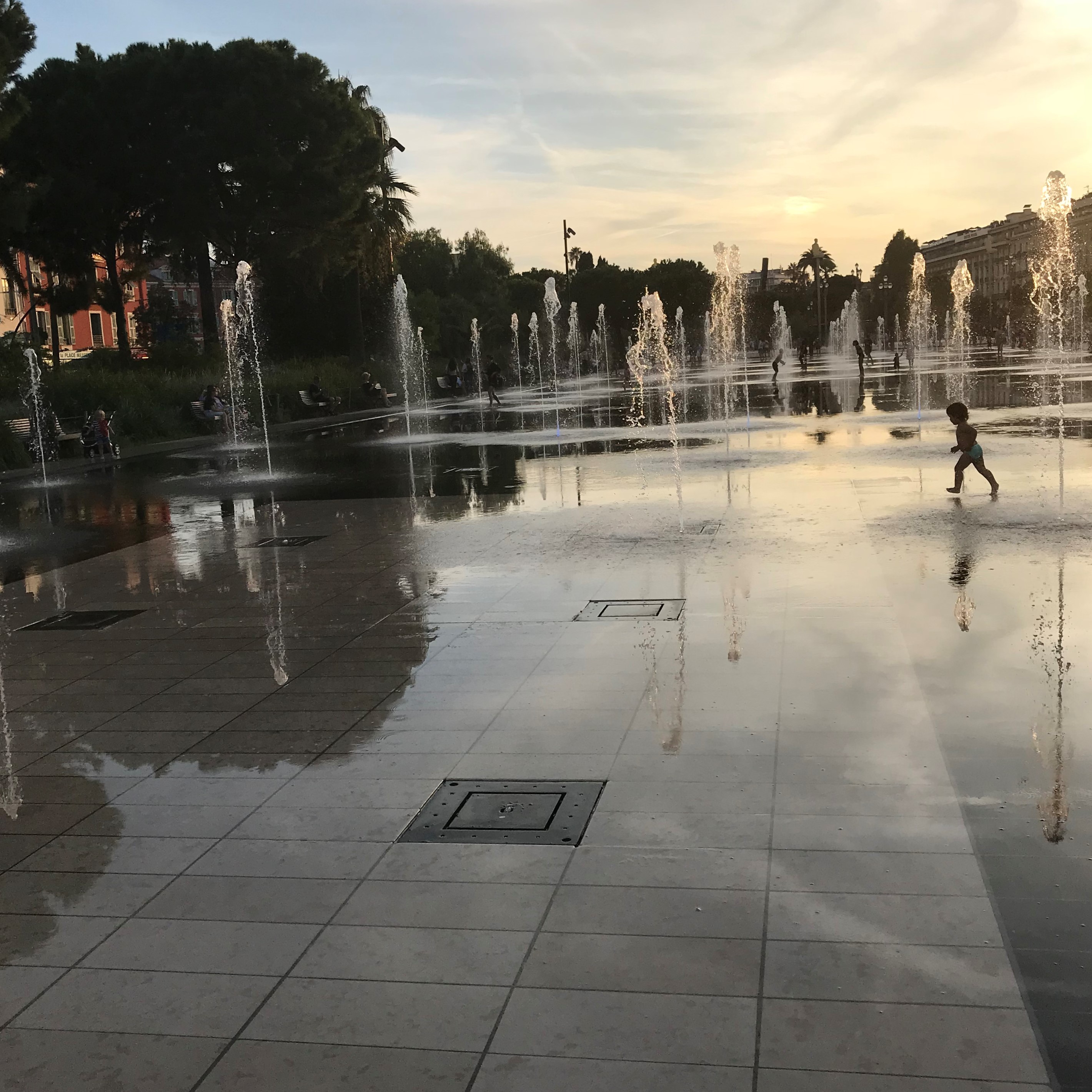 a.04.Avril.Place de General de Gaulle, Nice